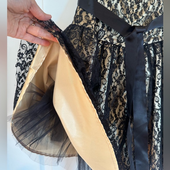 Women Dress Strapless - Picture 4 of 8